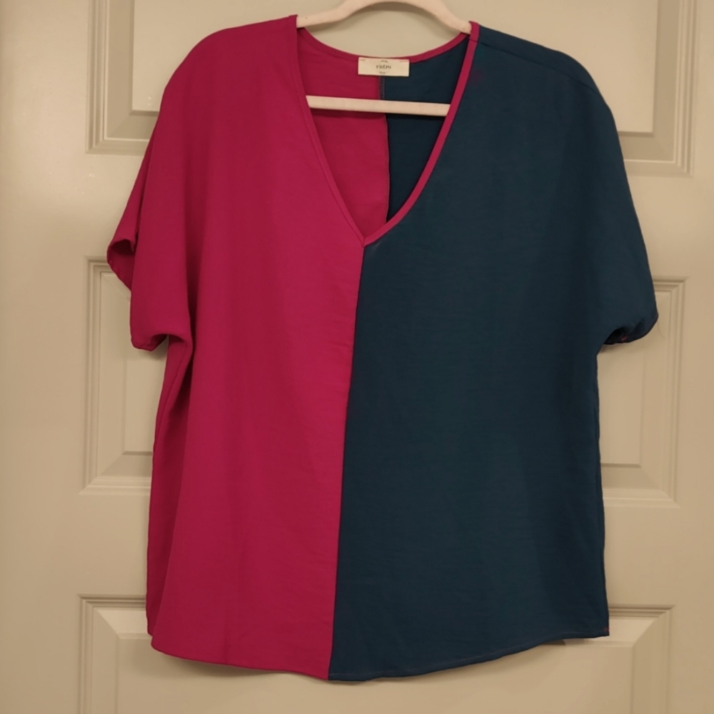 Women's Magenta/Navy combo V neck blouse size medium